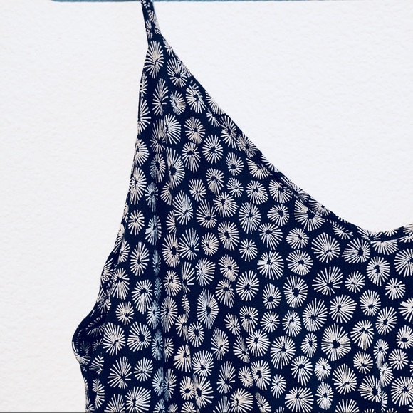 V-Neck Romper w/ Elastic Drawstring & Pockets - Picture 2 of 7